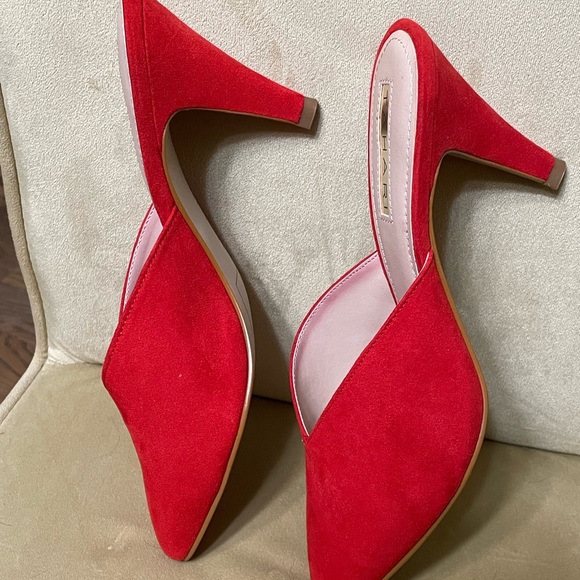 Brand New Red Suede Xmas Heel Tahari sz 7.5 womens comfortable shoes party mules - Picture 3 of 9